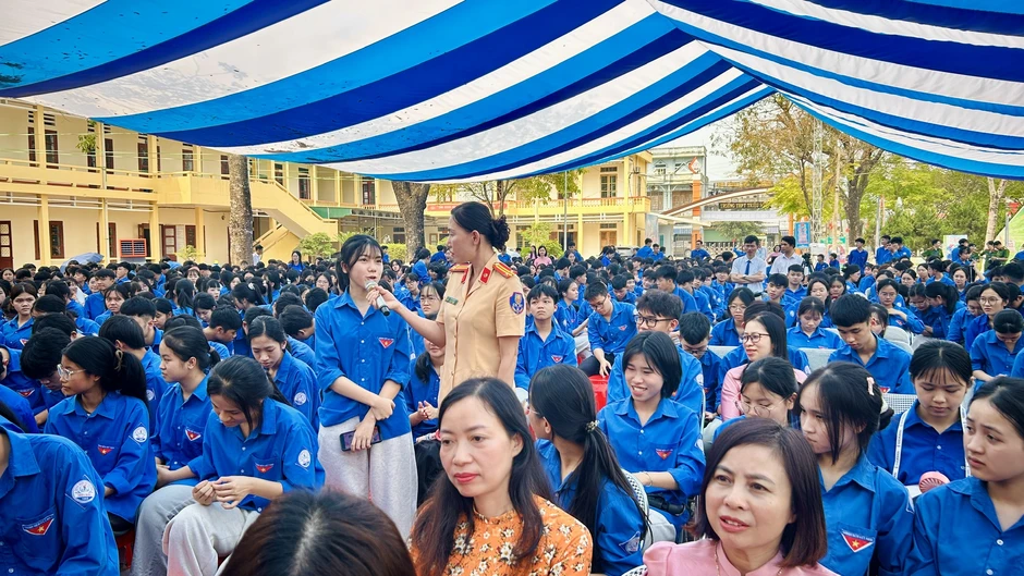 Nỗ lực chung tay xây dựng môi trường giáo dục an toàn, lành mạnh Nỗ lực chung tay xây dựng môi trường giáo dục an toàn, lành mạnh
