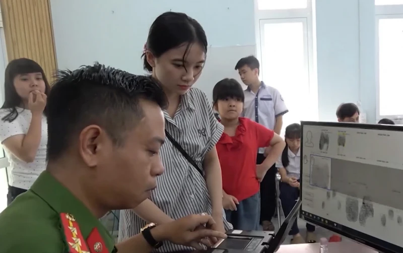 Nỗ lực xuyên lễ hoàn thiện định danh điện tử cho học sinh