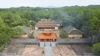 Nơi an nghỉ của vua triều Nguyễn thích làm thơ
