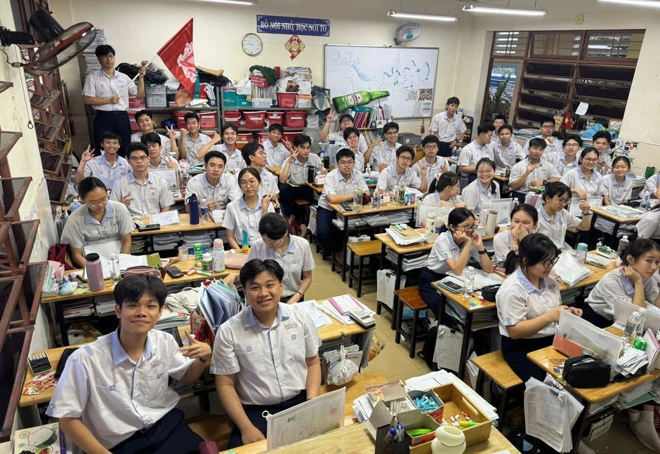 Nóng: Một lớp có 46/47 học sinh trúng tuyển khối ngành sức khỏe, 2 em đạt 30 điểm Nóng: Một lớp có 46/47 học sinh trúng tuyển khối ngành sức khỏe, 2 em đạt 30 điểm