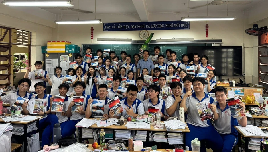 Nóng: Một lớp có 46/47 học sinh trúng tuyển khối ngành sức khỏe, 2 em đạt 30 điểm Nóng: Một lớp có 46/47 học sinh trúng tuyển khối ngành sức khỏe, 2 em đạt 30 điểm