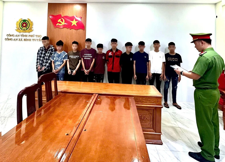 Nông nổi đánh nhau sau livestream trên TikTok, 10 thanh thiếu niên bị khởi tố Nông nổi đánh nhau sau livestream trên TikTok, 10 thanh thiếu niên bị khởi tố