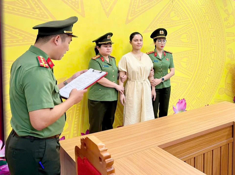 Nữ giám đốc ở Tuyên Quang bị khám xét khẩn cấp nơi ở Nữ giám đốc ở Tuyên Quang bị khám xét khẩn cấp nơi ở