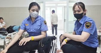 Nữ nhân viên gác chắn ở Đà Nẵng: "Chúng tôi bị đánh đến hoảng loạn, choáng váng"