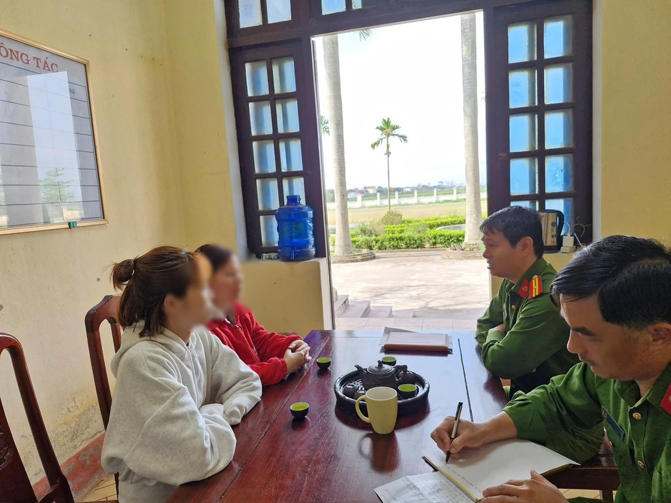 Nữ sinh 13 tuổi mất tích ở Ninh Bình và tin nhắn đòi tiền chuộc 15 triệu Nữ sinh 13 tuổi mất tích ở Ninh Bình và tin nhắn đòi tiền chuộc 15 triệu