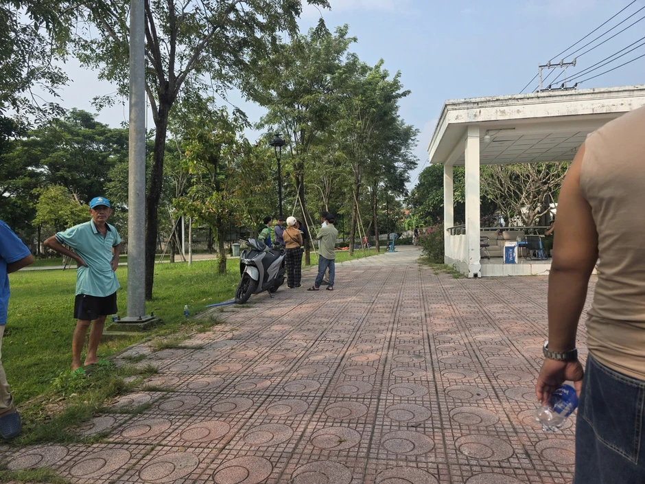 Nửa ngày sau va chạm với xe máy, người đàn ông tử vong trong công viên Nửa ngày sau va chạm với xe máy, người đàn ông tử vong trong công viên