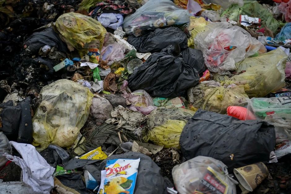 'Núi rác’ lộ thiên 20 năm ở Ninh Bình