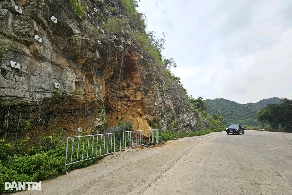 Núi Vái Giời trong vùng lõi Di sản Tràng An tiếp tục sạt lở Núi Vái Giời trong vùng lõi Di sản Tràng An tiếp tục sạt lở