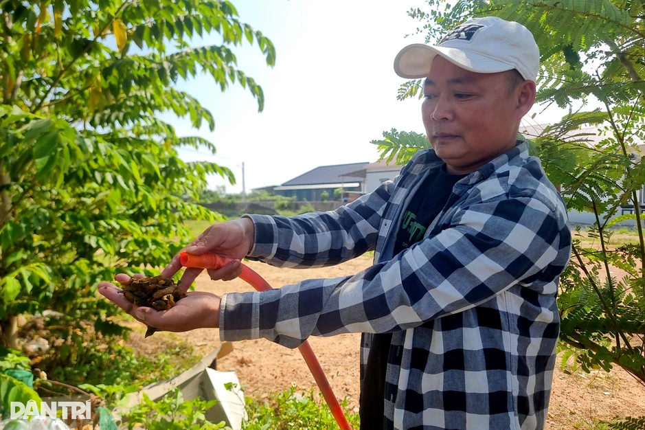 Nước giếng ở khu tái định cư đục vàng như mật Nước giếng ở khu tái định cư đục vàng như mật