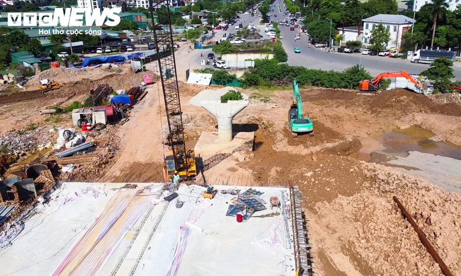 Nút giao 786 tỷ đồng ở Hà Nội đúc phiến dầm đầu tiên sau nhiều năm đình trệ Nút giao 786 tỷ đồng ở Hà Nội đúc phiến dầm đầu tiên sau nhiều năm đình trệ