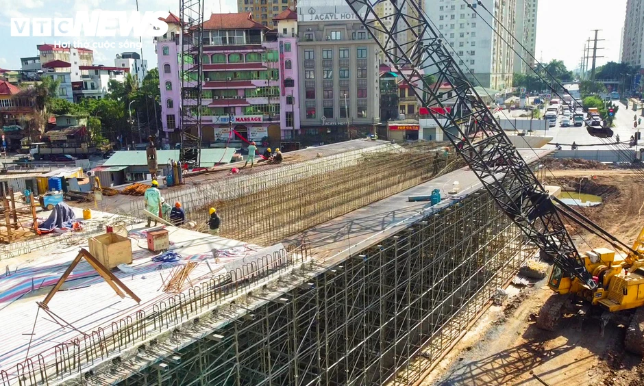 Nút giao 786 tỷ đồng ở Hà Nội đúc phiến dầm đầu tiên sau nhiều năm đình trệ Nút giao 786 tỷ đồng ở Hà Nội đúc phiến dầm đầu tiên sau nhiều năm đình trệ