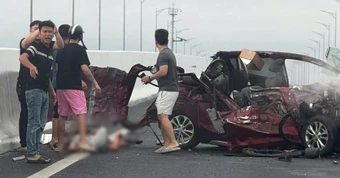 Ô tô bay nóc sau tai nạn giao thông nghiêm trọng trên cao tốc Vân Đồn - Móng Cái