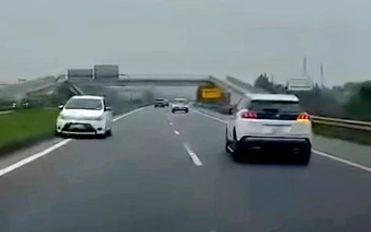 Ô tô tông liên hoàn 10 xe ở Hà Nội: Một nạn nhân đã tử vong, tài xế có nồng độ cồn