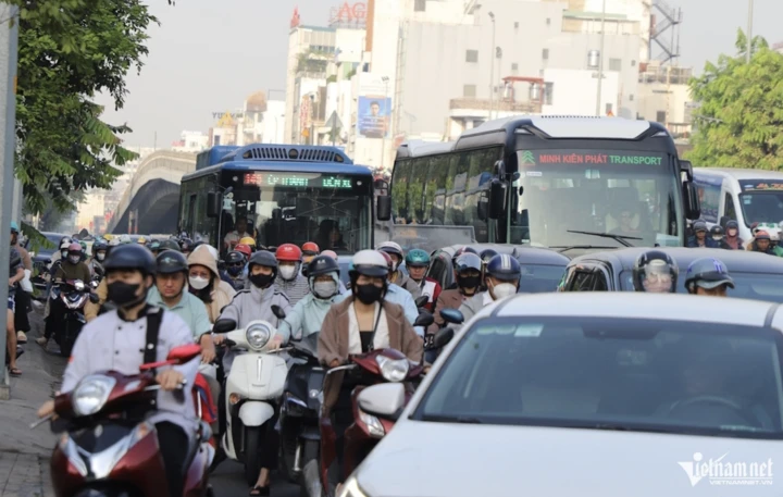 Ô tô trên 29 chỗ, xe tải hơn 1 tấn có thể bị cấm vào nội đô TP.HCM từ 6h-22h Ô tô trên 29 chỗ, xe tải hơn 1 tấn có thể bị cấm vào nội đô TP.HCM từ 6h-22h