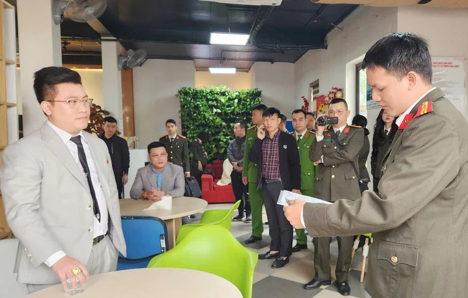 Ông chủ Công ty Triệu Nụ Cười và kịch bản lừa hàng chục tỷ đồng của nhiều nhà đầu tư Ông chủ Công ty Triệu Nụ Cười và kịch bản lừa hàng chục tỷ đồng của nhiều nhà đầu tư
