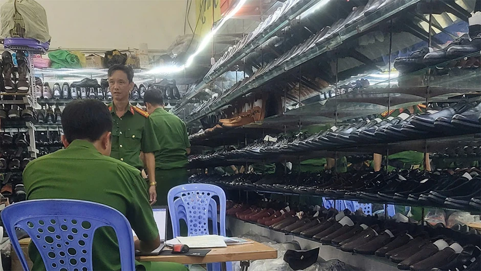 Ông chủ cửa hàng nổi tiếng giữa trung tâm Cần Thơ bị khởi tố Ông chủ cửa hàng nổi tiếng giữa trung tâm Cần Thơ bị khởi tố
