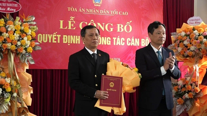 Ông Đặng Quốc Lộc được bổ nhiệm Chánh án TAND TP Huế trong nhiệm kỳ 5 năm Ông Đặng Quốc Lộc được bổ nhiệm Chánh án TAND TP Huế trong nhiệm kỳ 5 năm
