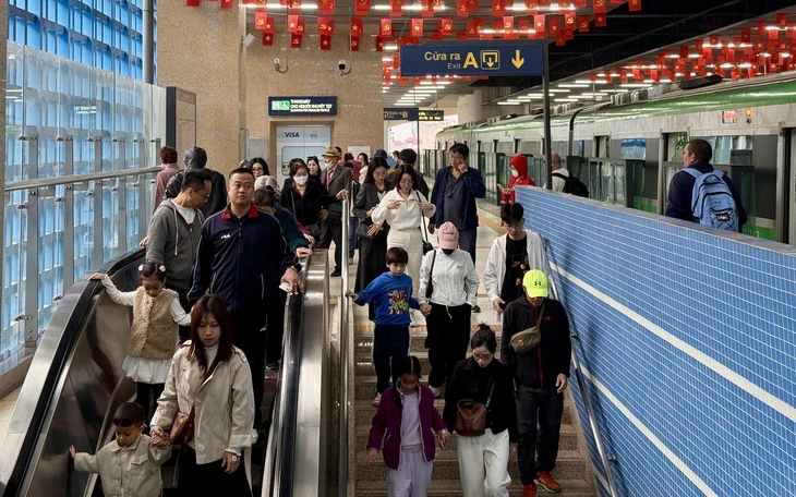 Ông Khuất Việt Hùng thôi làm Chủ tịch Hanoi Metro Ông Khuất Việt Hùng thôi làm Chủ tịch Hanoi Metro