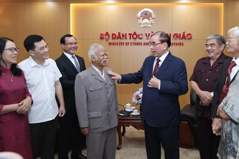 Ông Ksor Phước: Từ những 'làng 6 không', bà con nay đã biết làm kinh tế hàng hóa Ông Ksor Phước: Từ những 'làng 6 không', bà con nay đã biết làm kinh tế hàng hóa