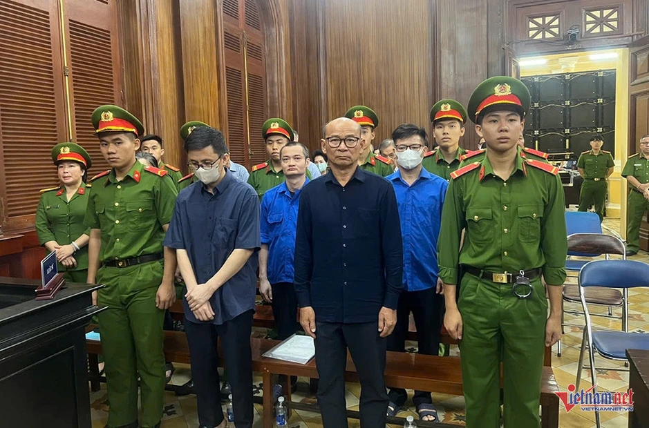 Ông Lê Quang Thung nhận hối lộ 1,2 triệu USD, bị đề nghị 14-16 năm tù Ông Lê Quang Thung nhận hối lộ 1,2 triệu USD, bị đề nghị 14-16 năm tù