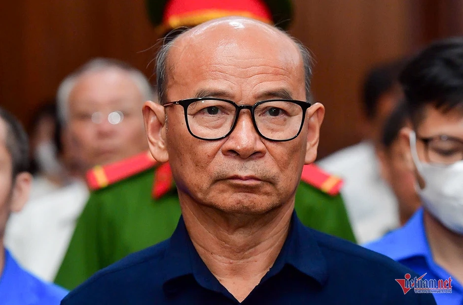 Ông Lê Quang Thung nhận hối lộ 1,2 triệu USD, bị đề nghị 14-16 năm tù Ông Lê Quang Thung nhận hối lộ 1,2 triệu USD, bị đề nghị 14-16 năm tù
