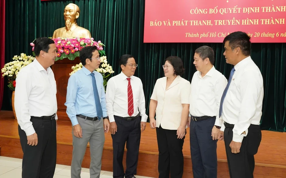 Ông Lê Quốc Phong: Báo và Phát thanh - Truyền hình TP.HCM tạo ra tổ hợp truyền thông đa phương tiện Ông Lê Quốc Phong: Báo và Phát thanh - Truyền hình TP.HCM tạo ra tổ hợp truyền thông đa phương tiện