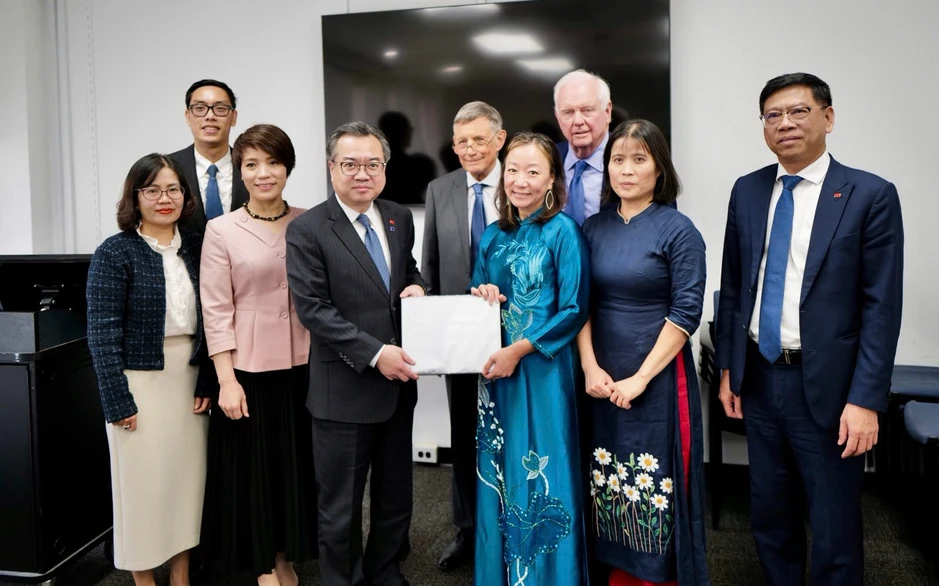 Ông Nguyễn Thanh Nghị đề nghị hình thành mạng lưới chuyên gia với Đại học Columbia Ông Nguyễn Thanh Nghị đề nghị hình thành mạng lưới chuyên gia với Đại học Columbia