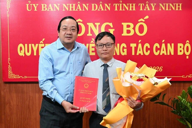 Ông Trương Tấn Sơn được bổ nhiệm làm Giám đốc Sở Công Thương tỉnh Tây Ninh Ông Trương Tấn Sơn được bổ nhiệm làm Giám đốc Sở Công Thương tỉnh Tây Ninh