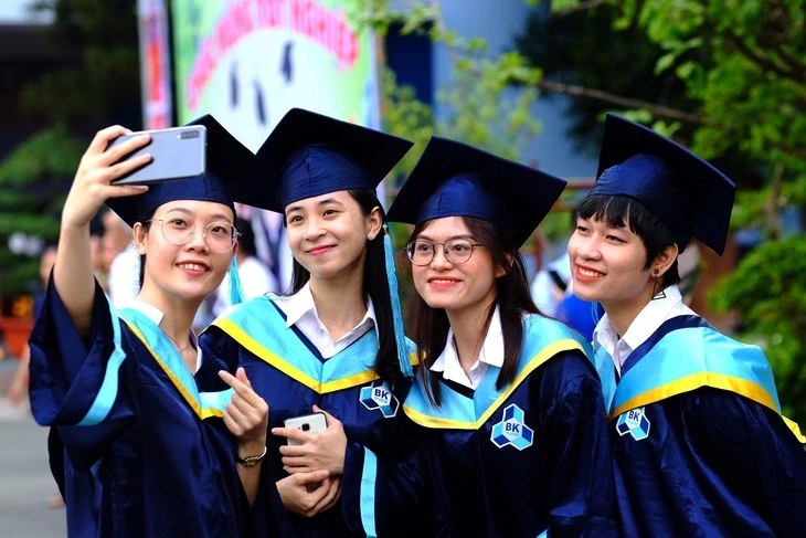 Phải giữ niềm tin vào tấm bằng đại học Phải giữ niềm tin vào tấm bằng đại học