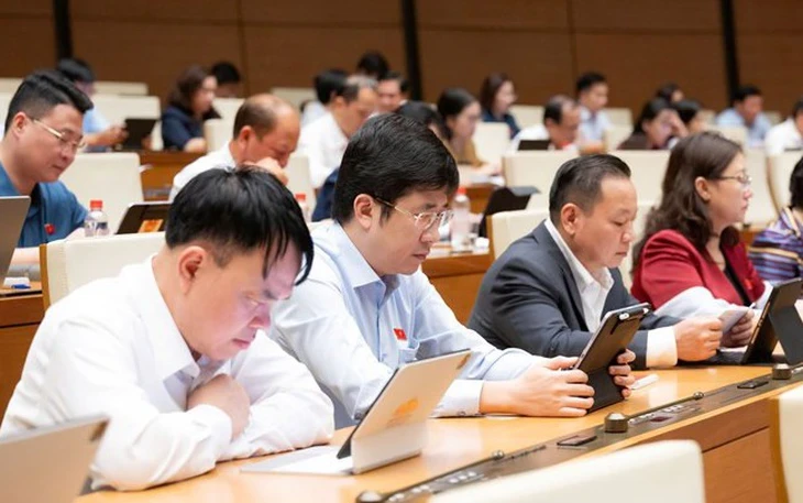 Phân cấp cho chủ tịch UBND cấp xã ở TP.HCM tiếp nhận, điều động, biệt phái, kỷ luật công chức Phân cấp cho chủ tịch UBND cấp xã ở TP.HCM tiếp nhận, điều động, biệt phái, kỷ luật công chức