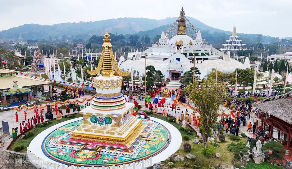 Pháp hội mùa Vu lan trên bảo tháp Kim cương thừa Pháp hội mùa Vu lan trên bảo tháp Kim cương thừa