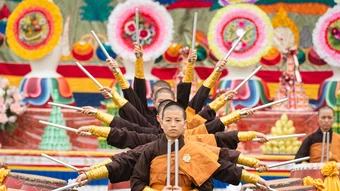 Pháp hội mùa Vu lan trên bảo tháp Kim cương thừa