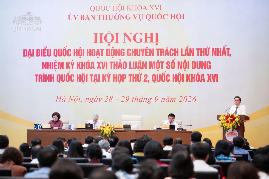 Pháp luật phải theo kịp cuộc sống, nhưng không có nghĩa là sửa luật liên tục Pháp luật phải theo kịp cuộc sống, nhưng không có nghĩa là sửa luật liên tục