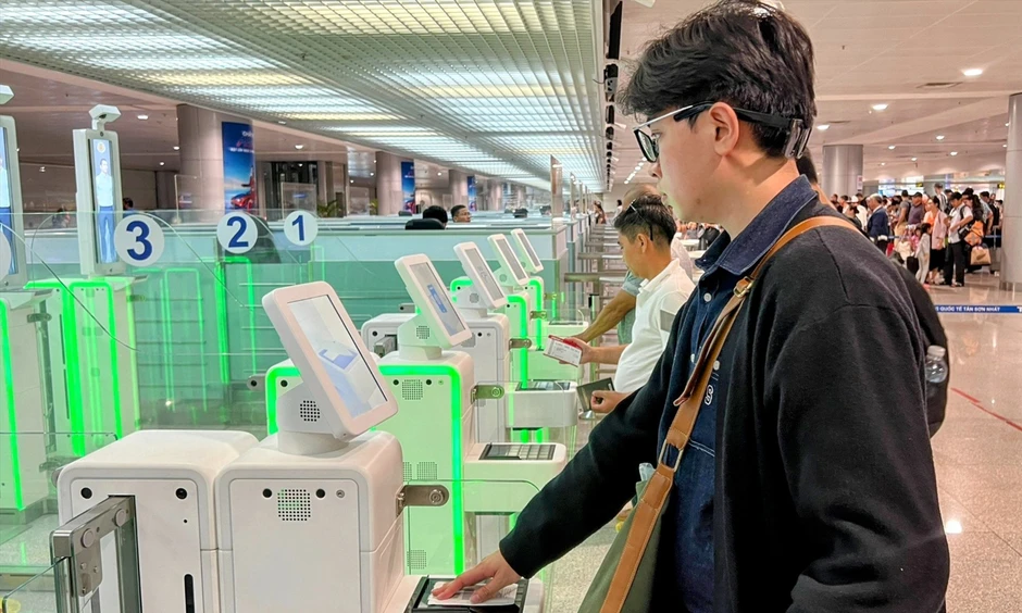 Phạt đến 50 triệu đồng nếu không khai báo việc mang tiền, vàng khi xuất cảnh Phạt đến 50 triệu đồng nếu không khai báo việc mang tiền, vàng khi xuất cảnh