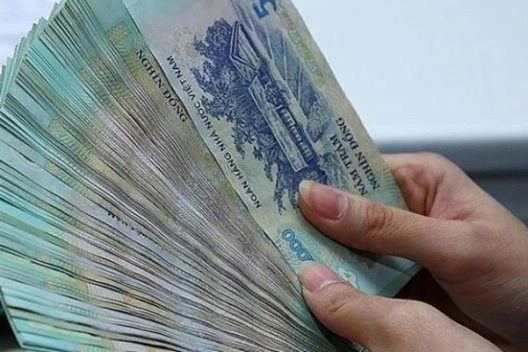 Phát hiện cọc tiền 500 . 000 Đồng bỏ quên tại sân bay Nội Bài , 127 , 5 triệu đồng tìm lại chủ Phát hiện cọc tiền 500 . 000 Đồng bỏ quên tại sân bay Nội Bài , 127 , 5 triệu đồng tìm lại chủ