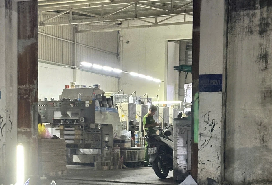 Phát hiện nam công nhân tử vong trong xưởng in ở TPHCM