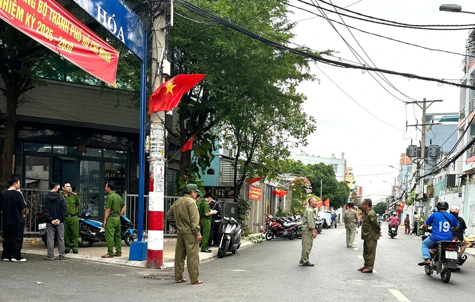 Phát hiện người đàn ông tử vong dưới cao ốc ở TPHCM Phát hiện người đàn ông tử vong dưới cao ốc ở TPHCM