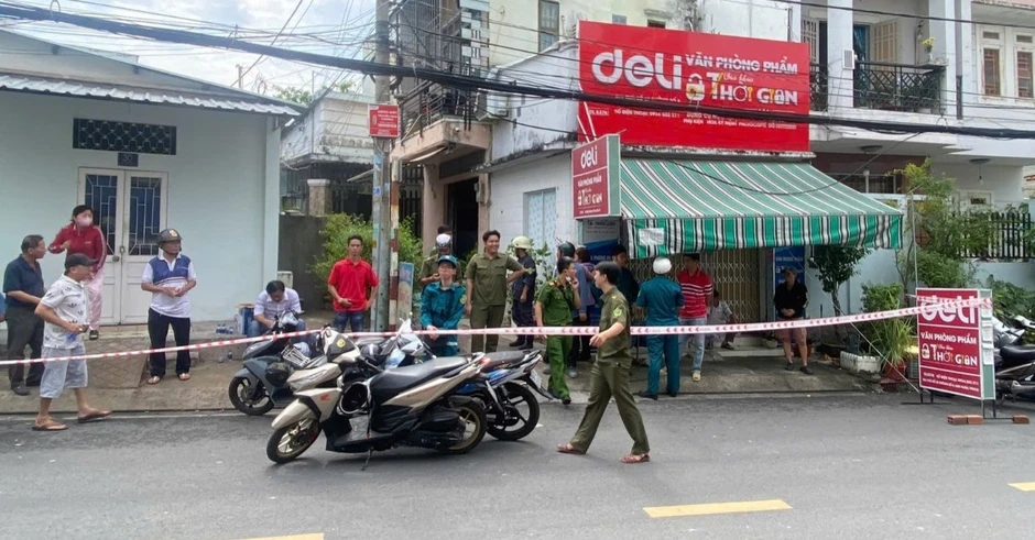 Phát hiện thanh niên 20 tuổi tử vong trong căn nhà cháy ở TPHCM Phát hiện thanh niên 20 tuổi tử vong trong căn nhà cháy ở TPHCM