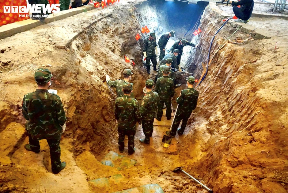 Phát hiện thêm 5 hài cốt liệt sĩ tại Công viên Lê Thị Riêng Phát hiện thêm 5 hài cốt liệt sĩ tại Công viên Lê Thị Riêng