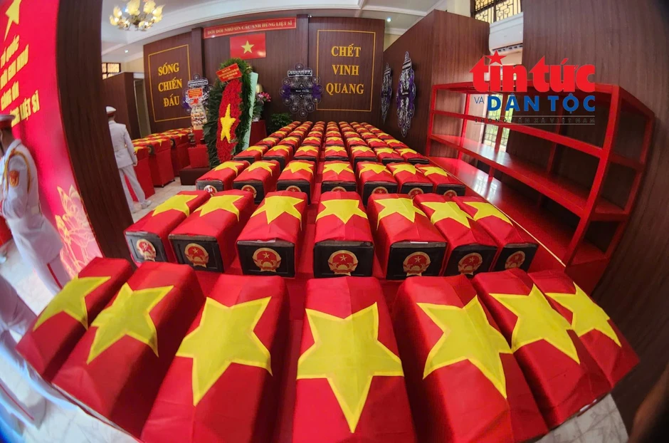 Phát hiện thêm 8 hài cốt liệt sĩ tại Công viên Lê Thị Riêng Phát hiện thêm 8 hài cốt liệt sĩ tại Công viên Lê Thị Riêng