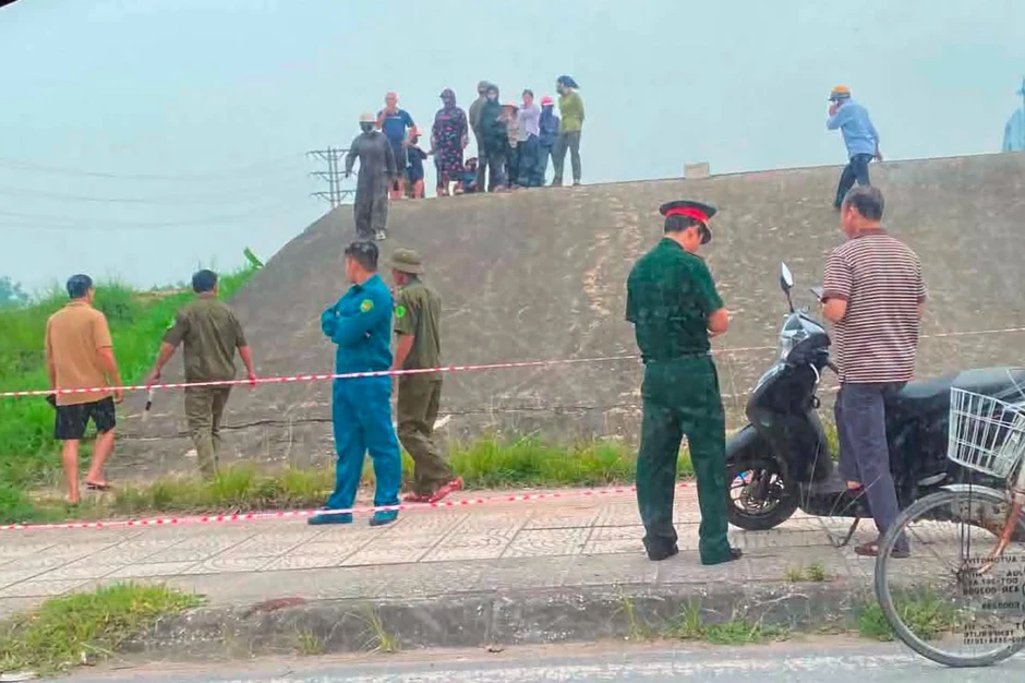 Phát hiện thi thể nữ hiệu trưởng trường mầm non dưới mương nước Phát hiện thi thể nữ hiệu trưởng trường mầm non dưới mương nước