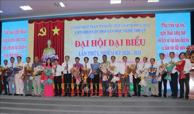 Phát huy vai trò của đội ngũ văn nghệ sĩ thời kỳ mới Phát huy vai trò của đội ngũ văn nghệ sĩ thời kỳ mới
