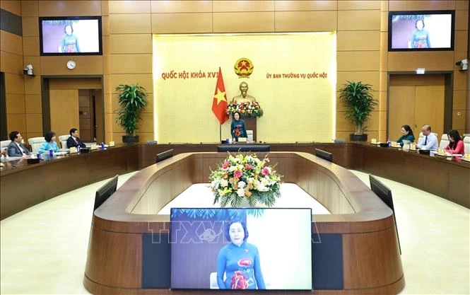 Phát huy vai trò đội ngũ trí thức, doanh nhân trong phát triển đất nước Phát huy vai trò đội ngũ trí thức, doanh nhân trong phát triển đất nước