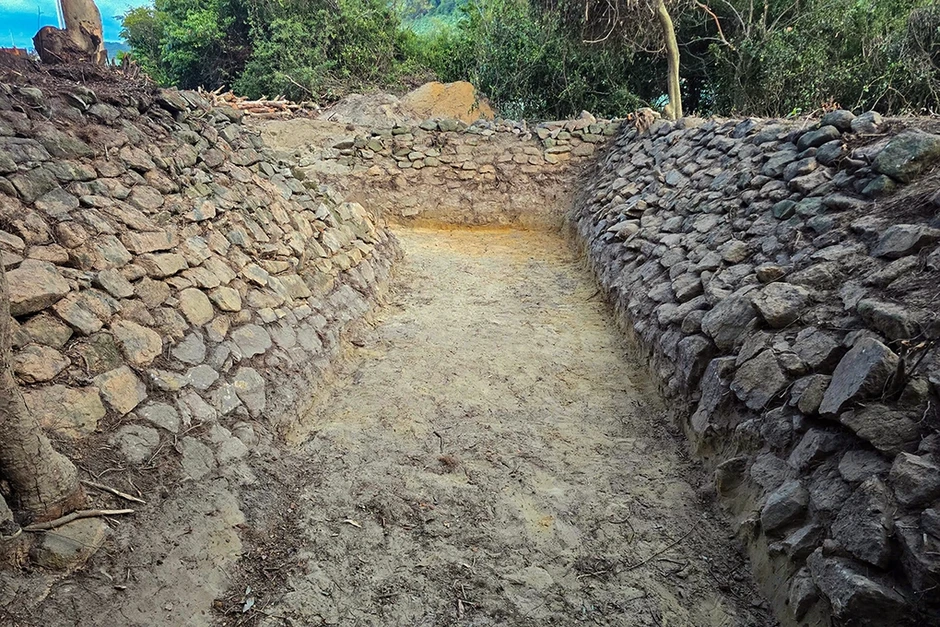 Phát lộ hệ thống phòng thủ thời Nguyễn dưới chân đèo Hải Vân