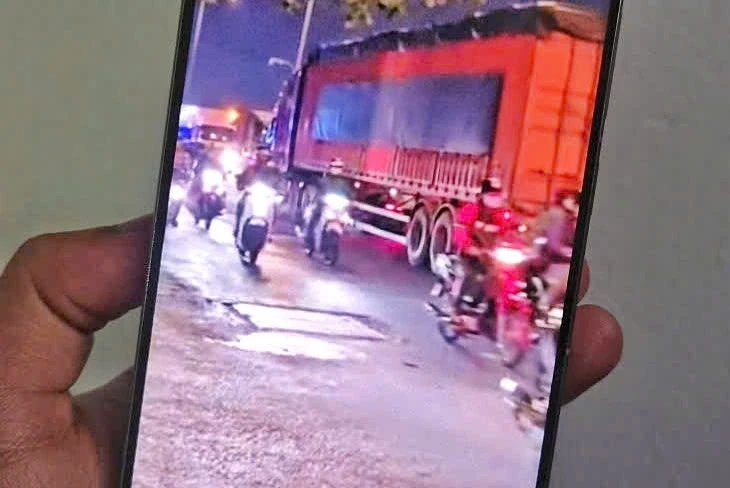 Phạt tài xế xe container chạy ngược chiều ở TPHCM Phạt tài xế xe container chạy ngược chiều ở TPHCM