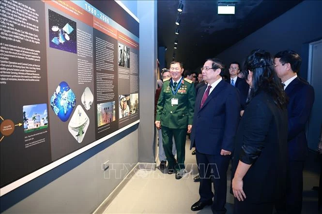Phát triển khoa học công nghệ vũ trụ đóng góp thiết thực cho phát triển đất nước Phát triển khoa học công nghệ vũ trụ đóng góp thiết thực cho phát triển đất nước