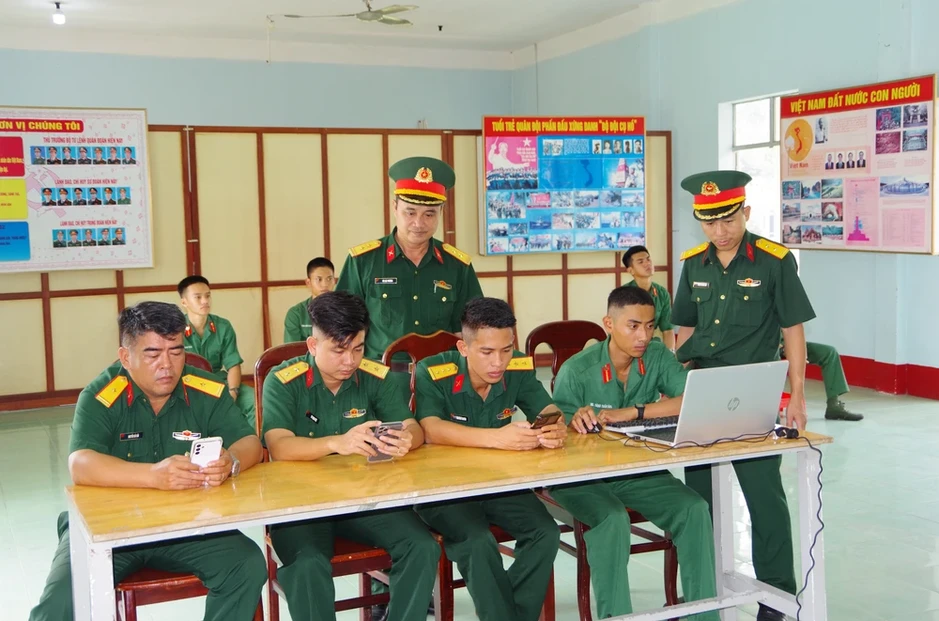 Phát triển năng lực ‘miễn dịch tư tưởng’ của ‘chiến sĩ số’ ở đơn vị cơ sở Phát triển năng lực ‘miễn dịch tư tưởng’ của ‘chiến sĩ số’ ở đơn vị cơ sở