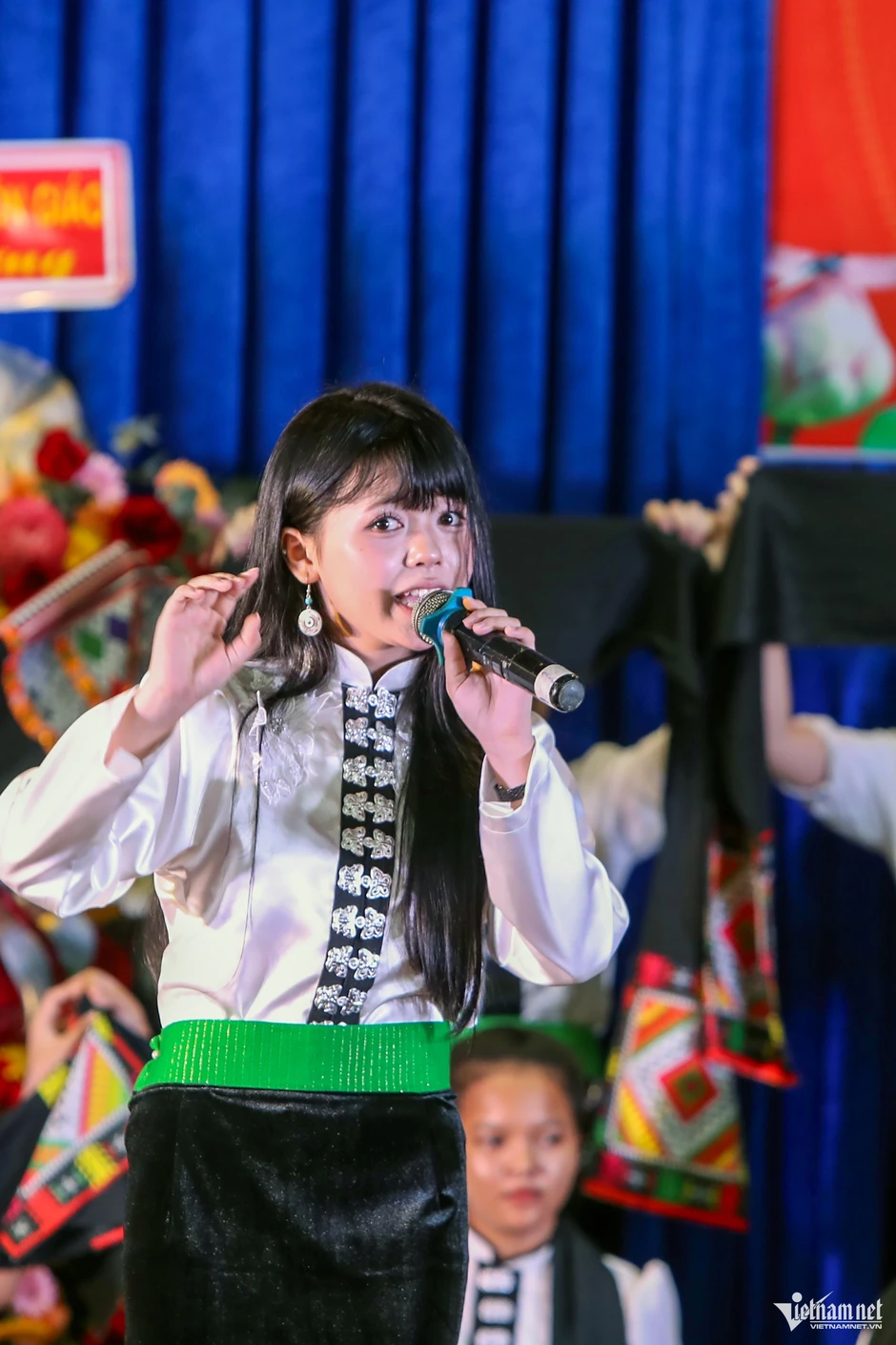 Phát triển người học toàn diện, gắn với bản sắc, tiềm năng học sinh dân tộc thiểu số Phát triển người học toàn diện, gắn với bản sắc, tiềm năng học sinh dân tộc thiểu số
