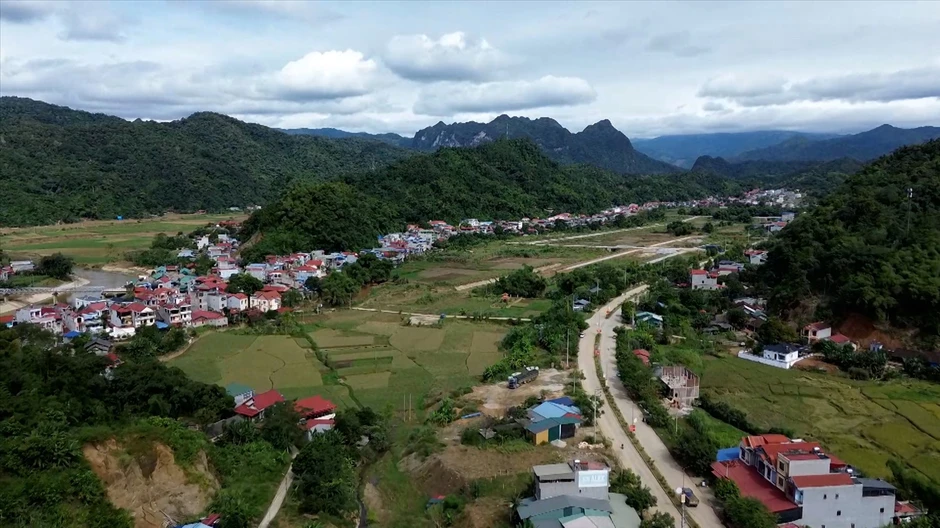 Phát triển từ sớm, từ xa đội ngũ cán bộ người dân tộc thiểu số Phát triển từ sớm, từ xa đội ngũ cán bộ người dân tộc thiểu số