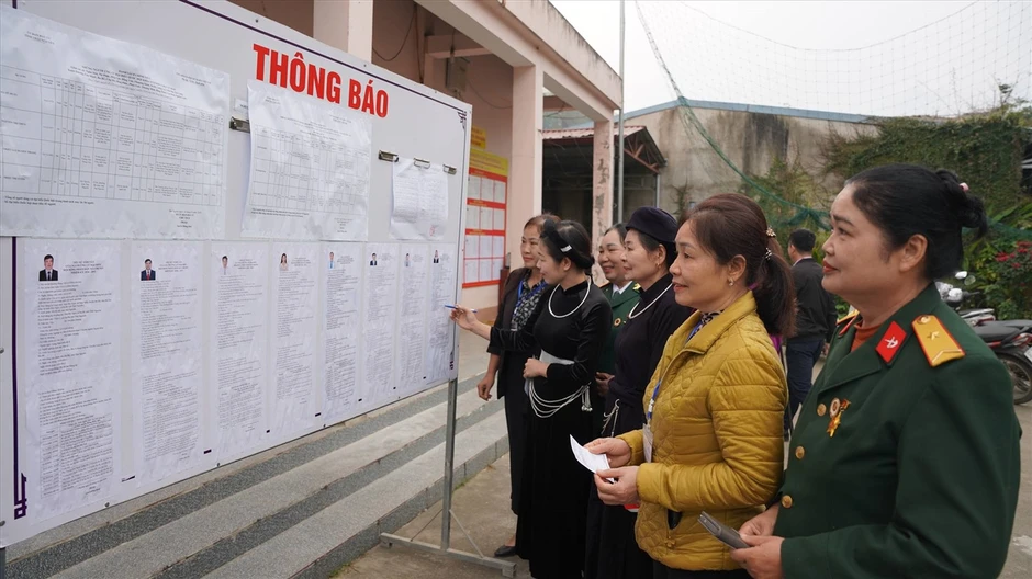Phát triển từ sớm, từ xa đội ngũ cán bộ người dân tộc thiểu số Phát triển từ sớm, từ xa đội ngũ cán bộ người dân tộc thiểu số